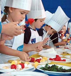 Alumnos cocinando