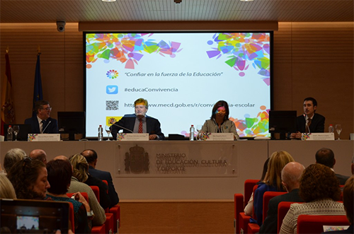 Mesa de las Jornadas con el Sr. Ministro de Educación, Cultura y Deporte, D. Íñigo Méndez de Vigo.